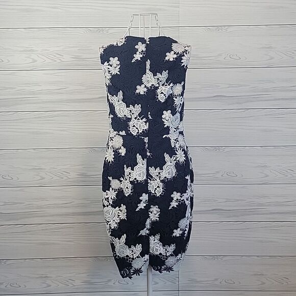 Banana Republic crocheted lace sheath dress - navy & white Women's Size 2 - Picture 6 of 13